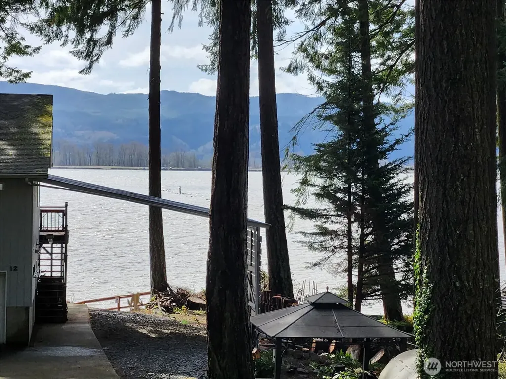 5 W Cape Horn Road Cathlamet WA 98612