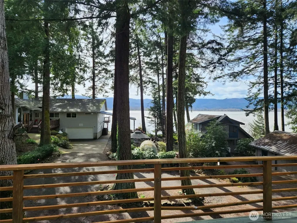 5 W Cape Horn Road Cathlamet WA 98612