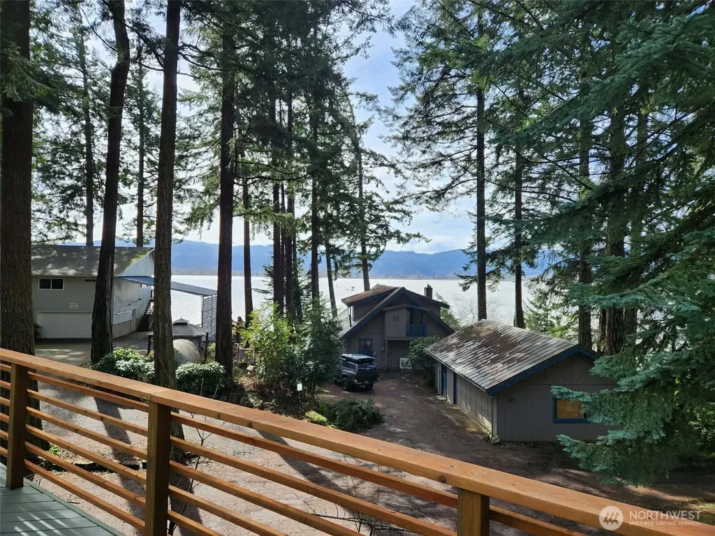 5 W Cape Horn Road Cathlamet WA 98612