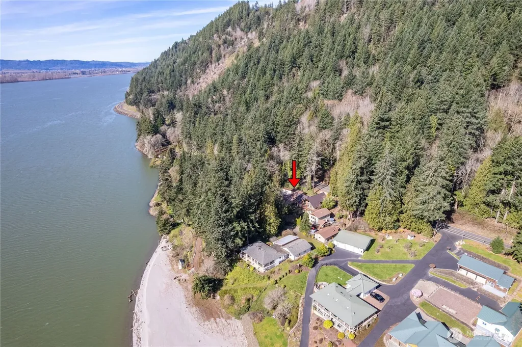 5 W Cape Horn Road Cathlamet WA 98612