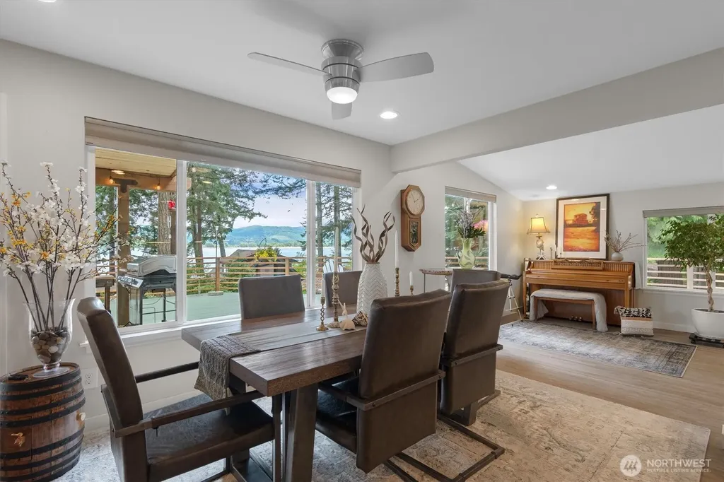 5 W Cape Horn Road Cathlamet WA 98612