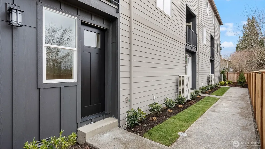 225 106th Street SW Everett WA 98204