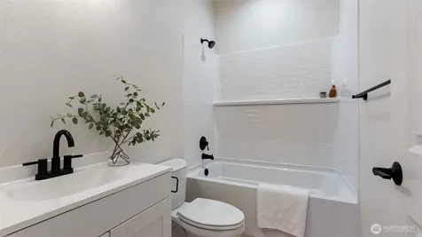 225 106th Street SW Everett WA 98204