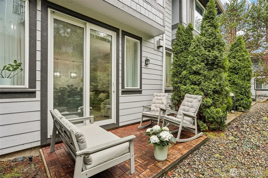 21264 SE 42nd Lane Issaquah WA 98029