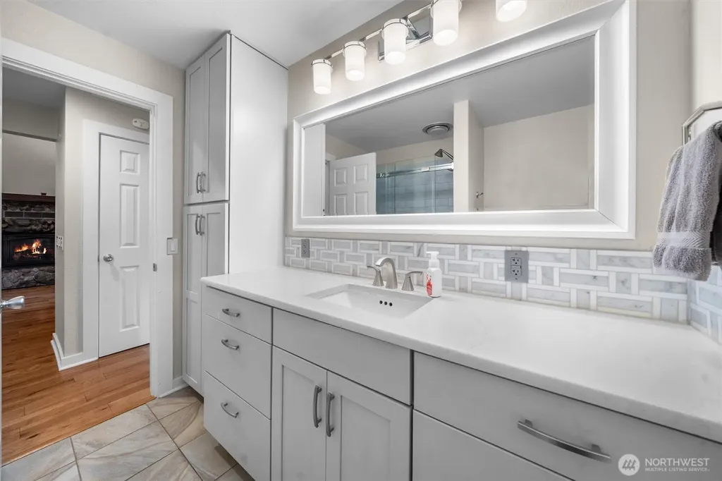 11001 Pioneer Drive Anderson Island WA 98303