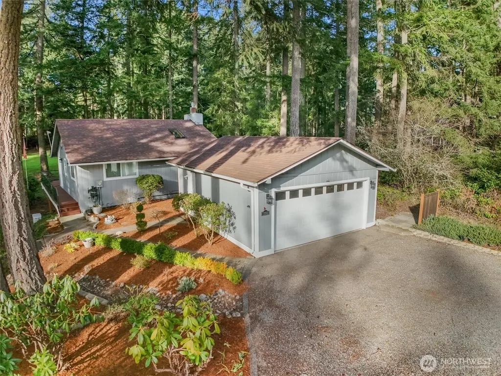 11001 Pioneer Drive Anderson Island WA 98303