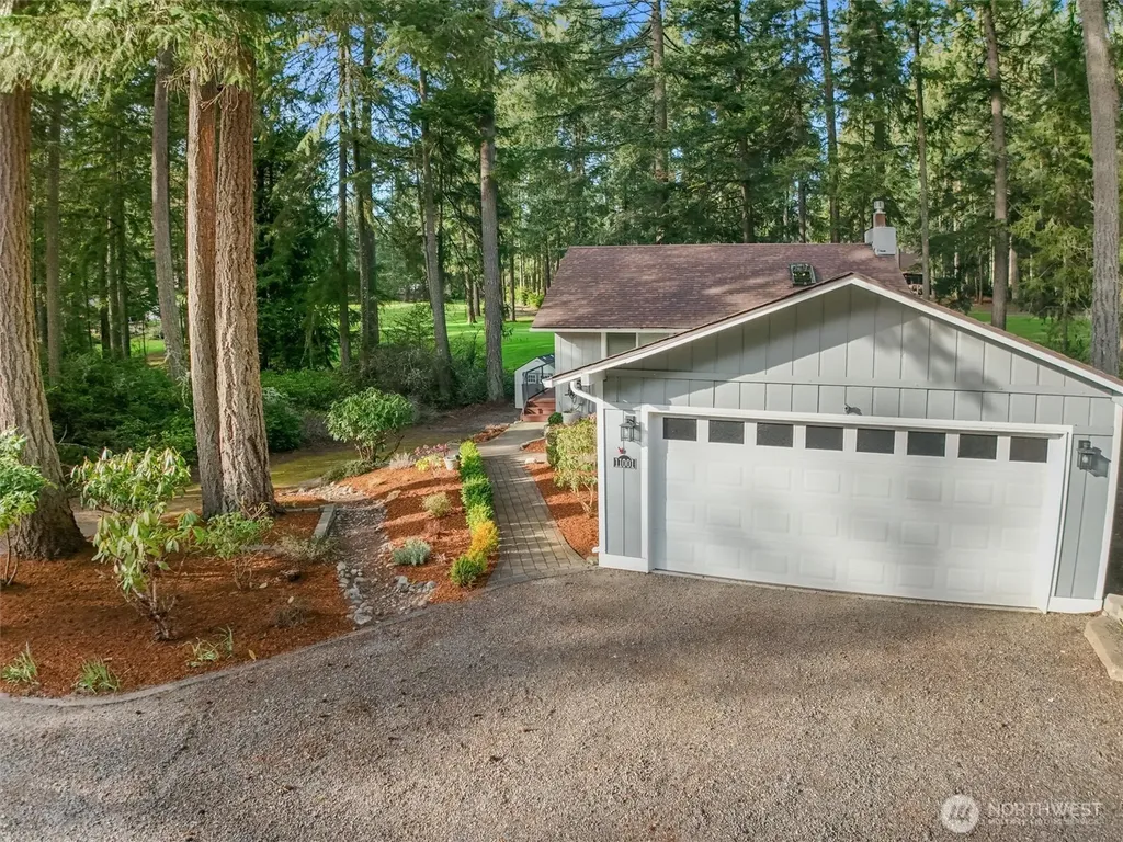 11001 Pioneer Drive Anderson Island WA 98303