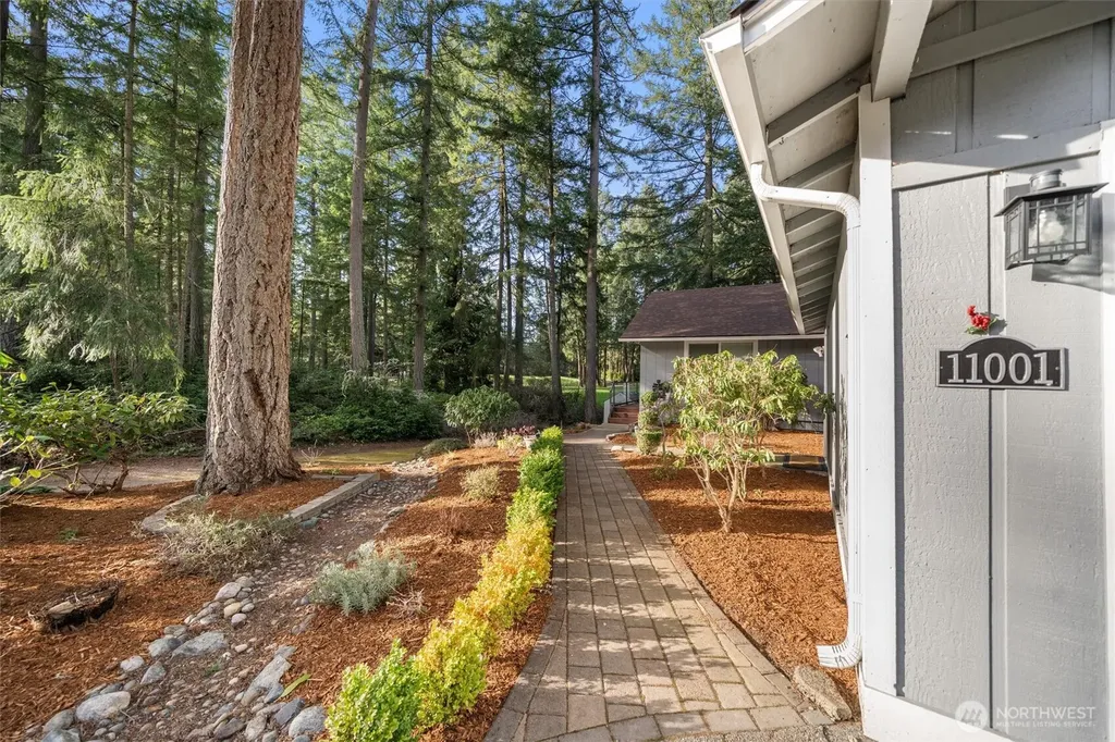11001 Pioneer Drive Anderson Island WA 98303