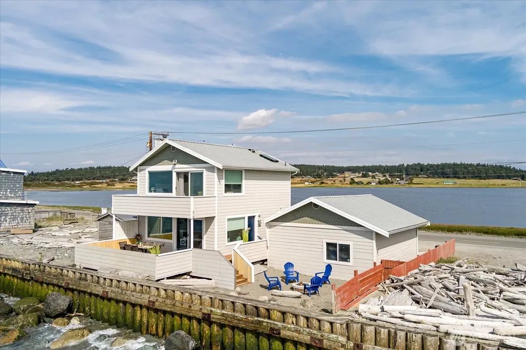 2507 W Beach Road Oak Harbor WA 98277