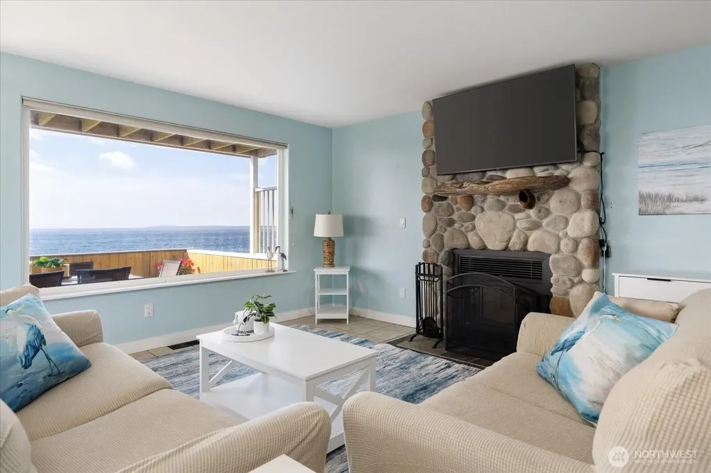2507 W Beach Road Oak Harbor WA 98277
