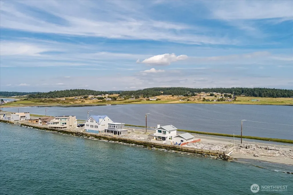 2507 W Beach Road Oak Harbor WA 98277