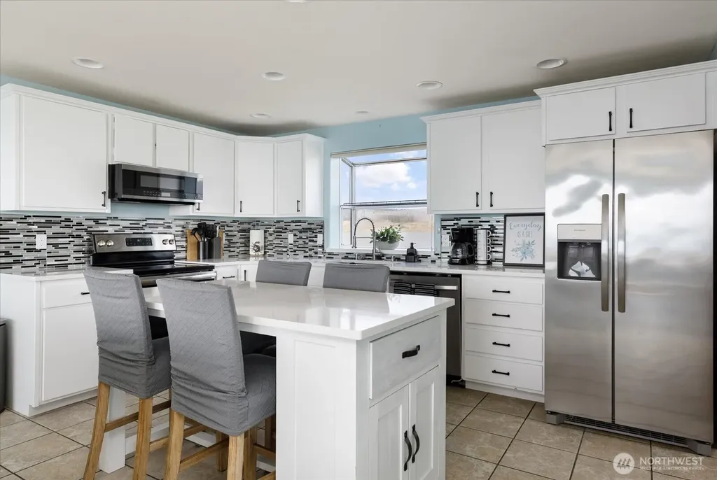 2507 W Beach Road Oak Harbor WA 98277