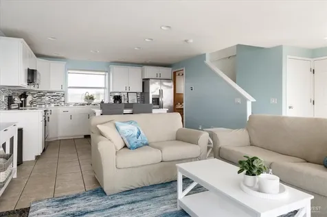 2507 W Beach Road Oak Harbor WA 98277