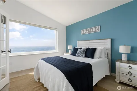 2507 W Beach Road Oak Harbor WA 98277