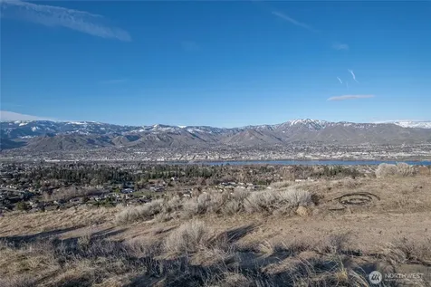621 Upper Daniels Drive East Wenatchee WA 98802