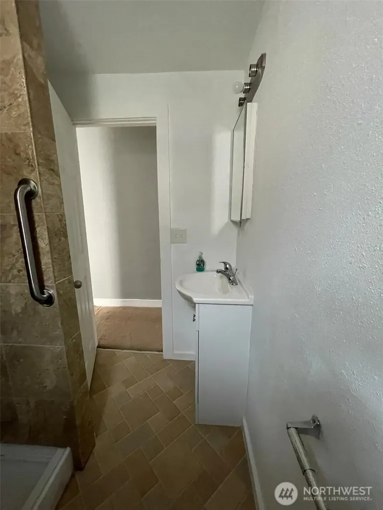 517 Emerson Avenue Hoquiam WA 98550
