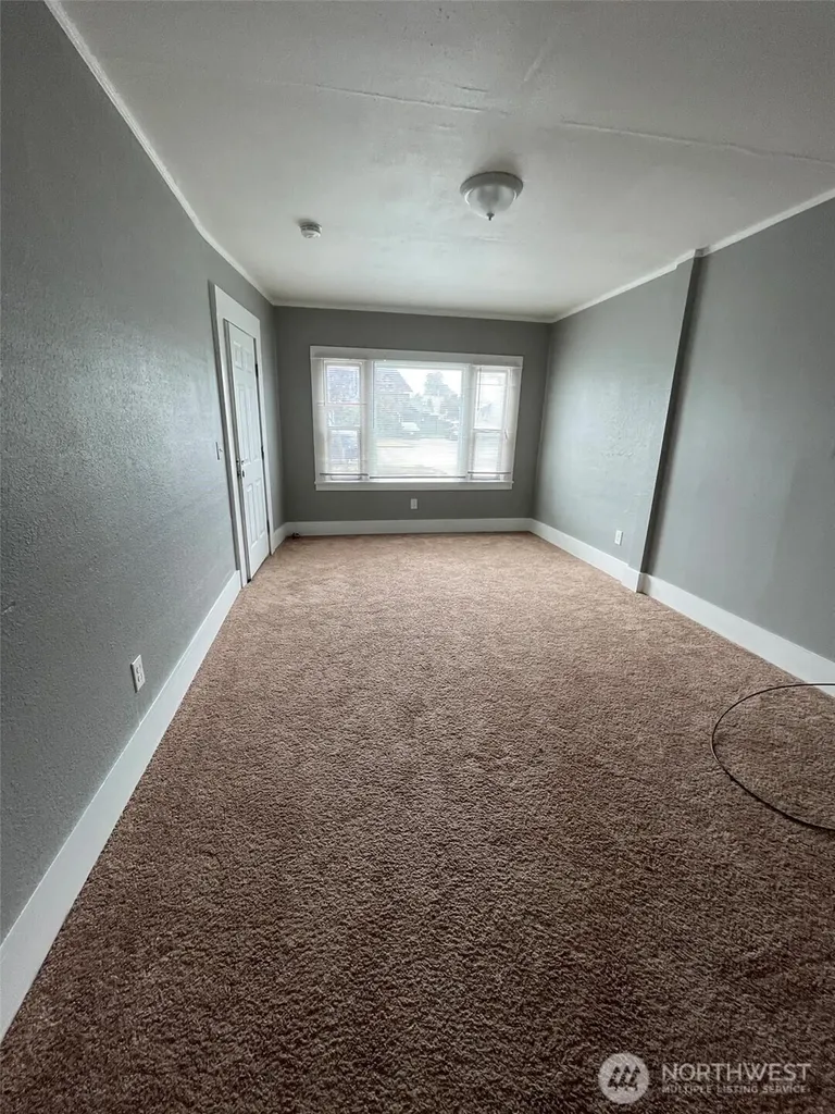 517 Emerson Avenue Hoquiam WA 98550