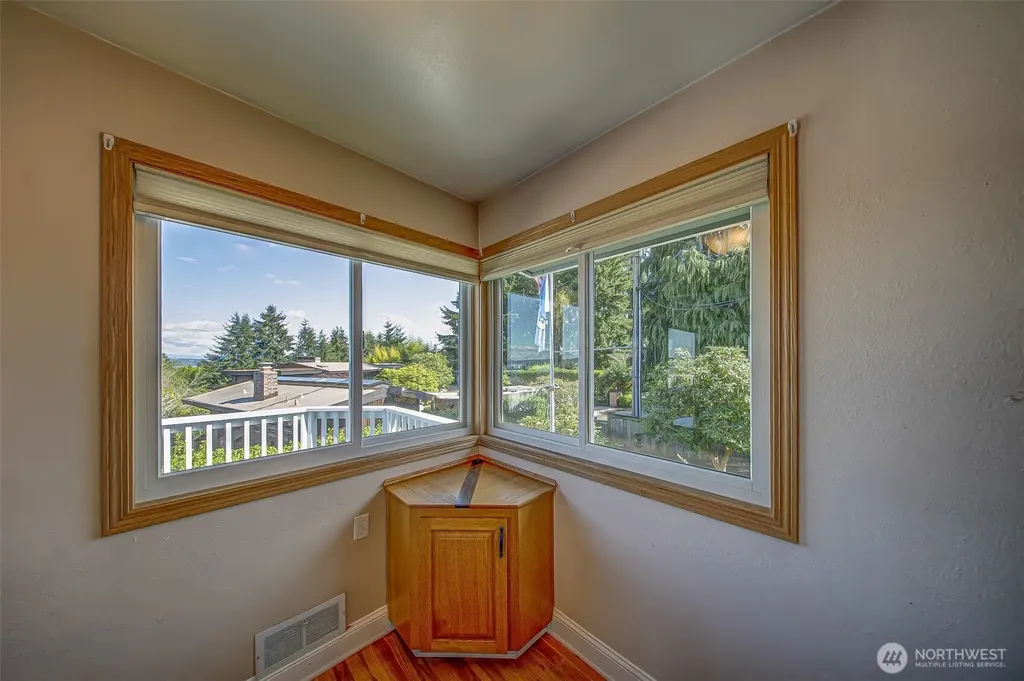 6404 N Five Views Road Tacoma WA 98407