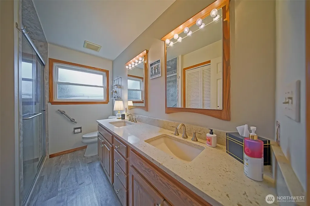 6404 N Five Views Road Tacoma WA 98407