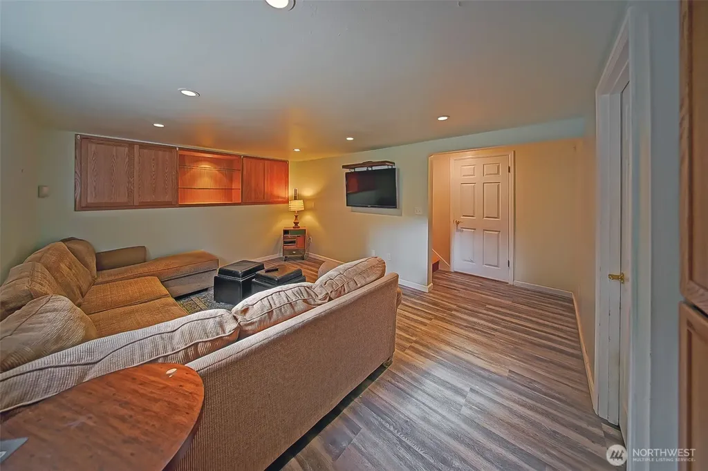 6404 N Five Views Road Tacoma WA 98407