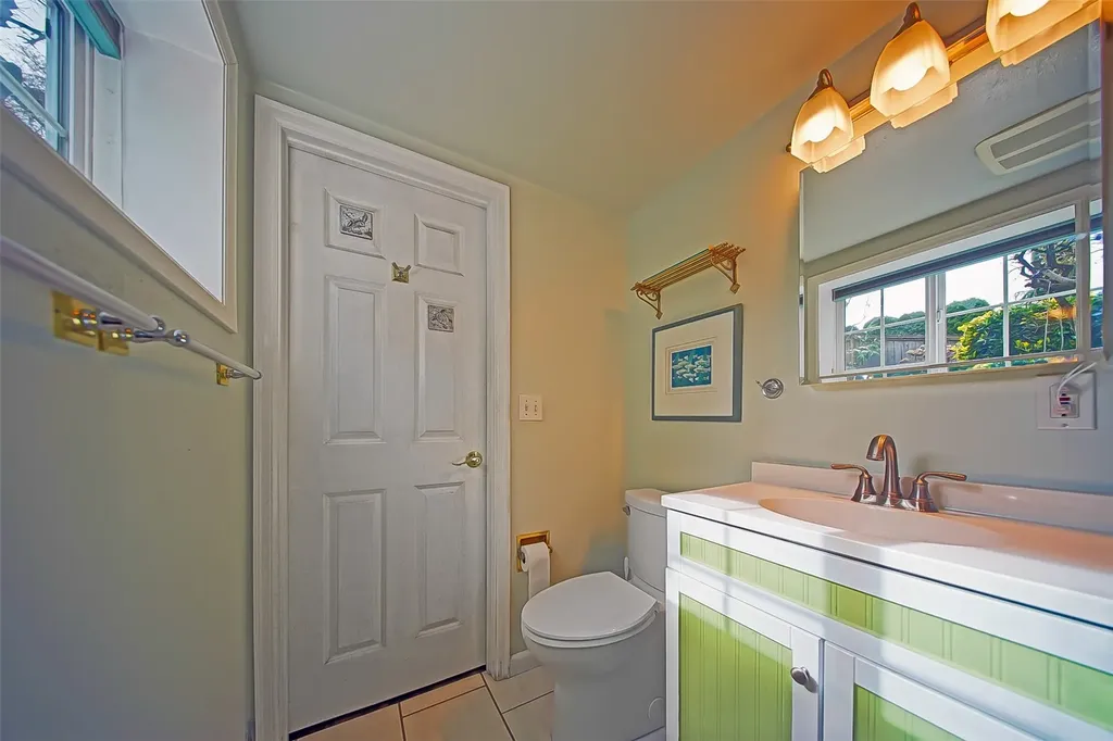 6404 N Five Views Road Tacoma WA 98407