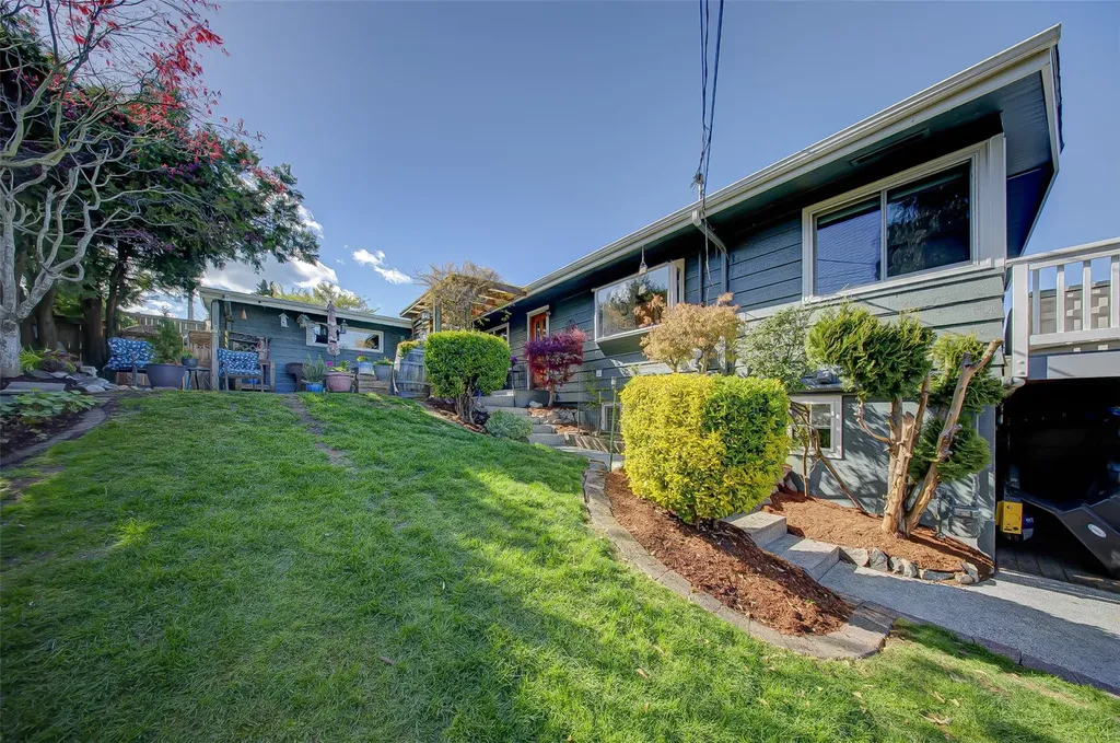 6404 N Five Views Road Tacoma WA 98407