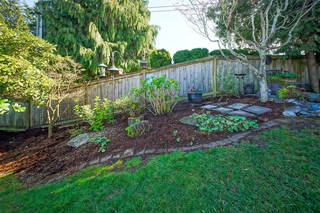 6404 N Five Views Road Tacoma WA 98407