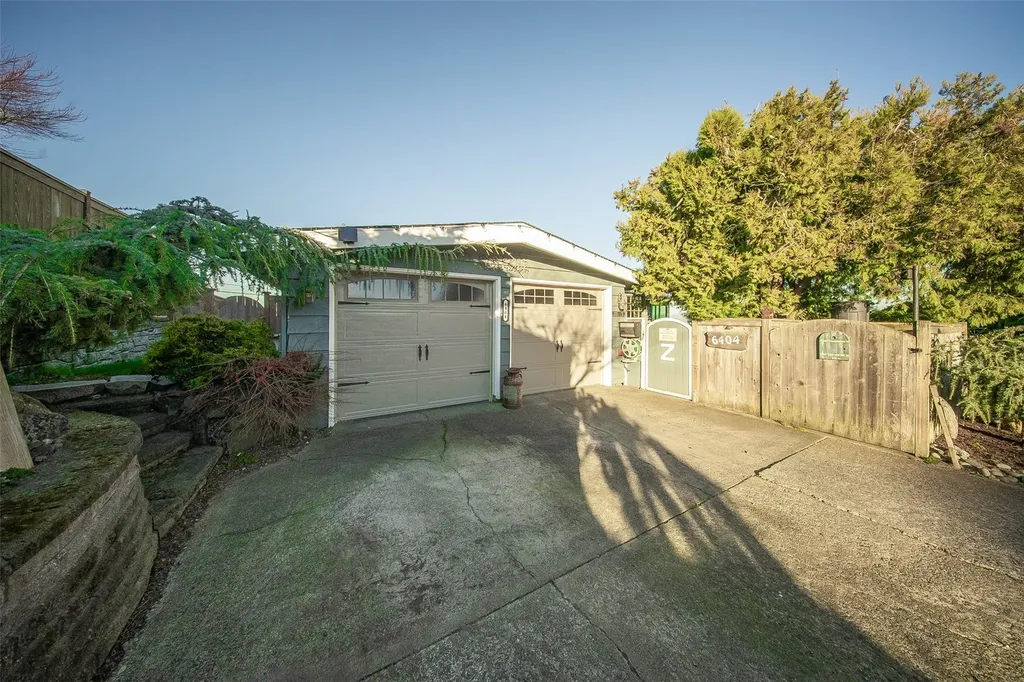 6404 N Five Views Road Tacoma WA 98407