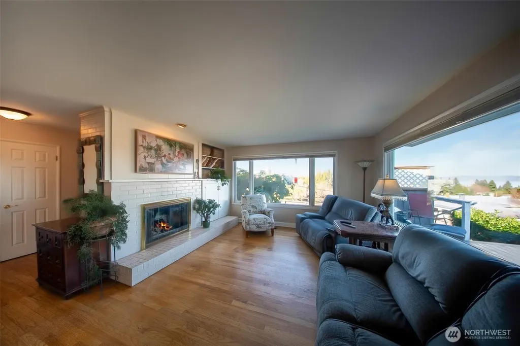 6404 N Five Views Road Tacoma WA 98407