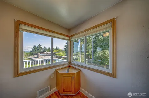 6404 N Five Views Road Tacoma WA 98407