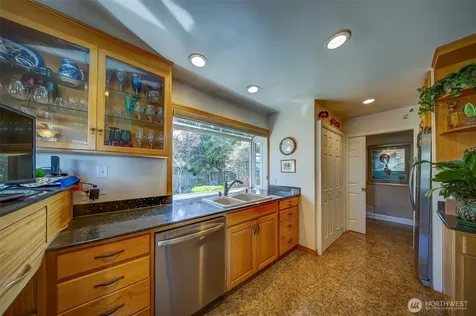 6404 N Five Views Road Tacoma WA 98407