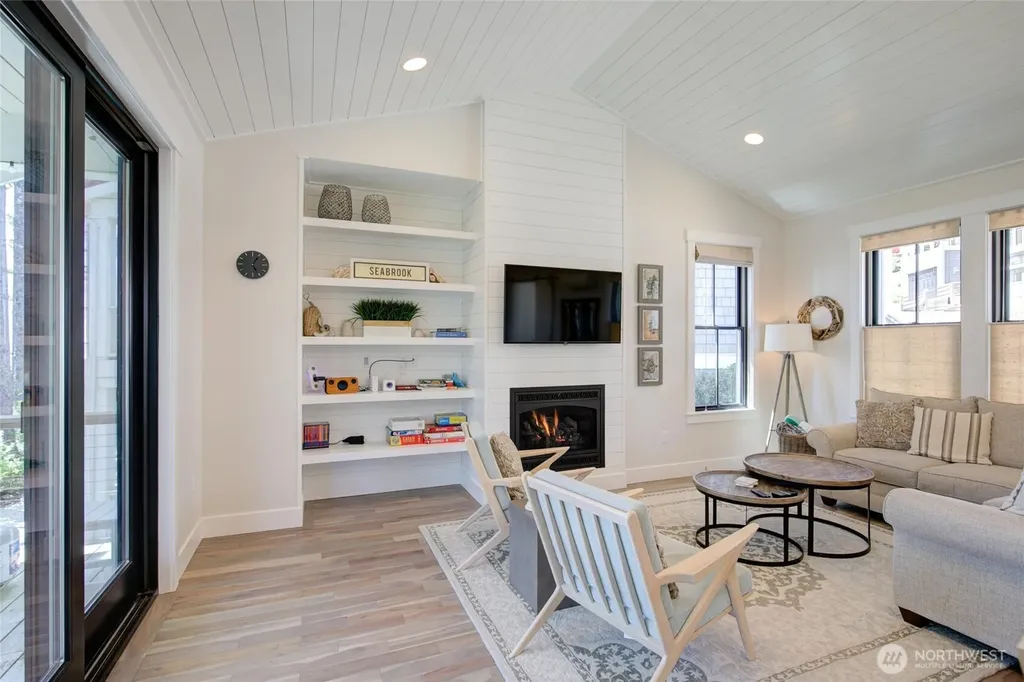 46 Seaside Lane Pacific Beach WA 98571