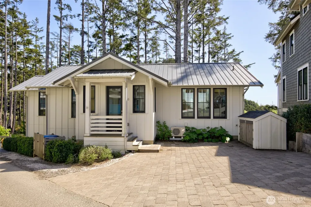 46 Seaside Lane Pacific Beach WA 98571