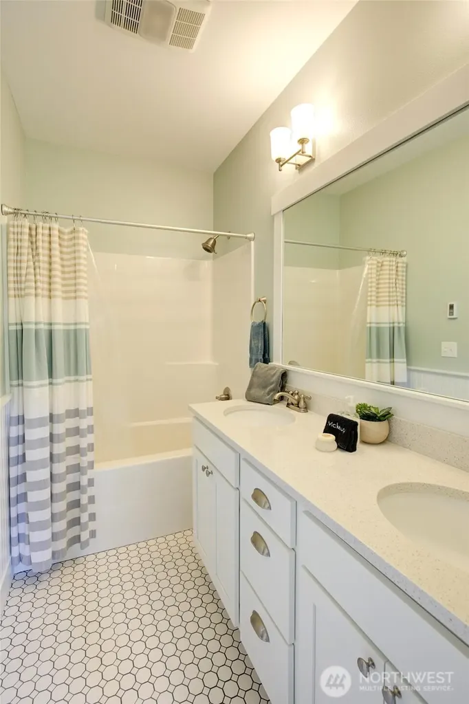 46 Seaside Lane Pacific Beach WA 98571