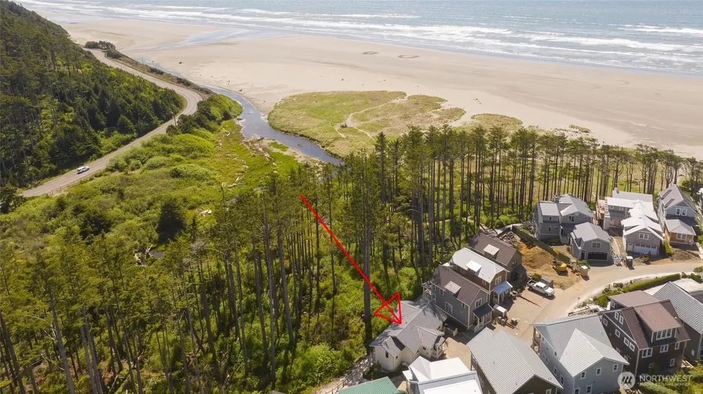 46 Seaside Lane Pacific Beach WA 98571