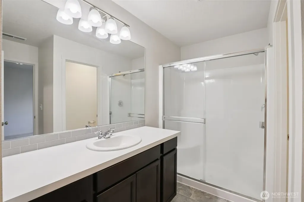 2121 NE 118th Place Vancouver WA 98684