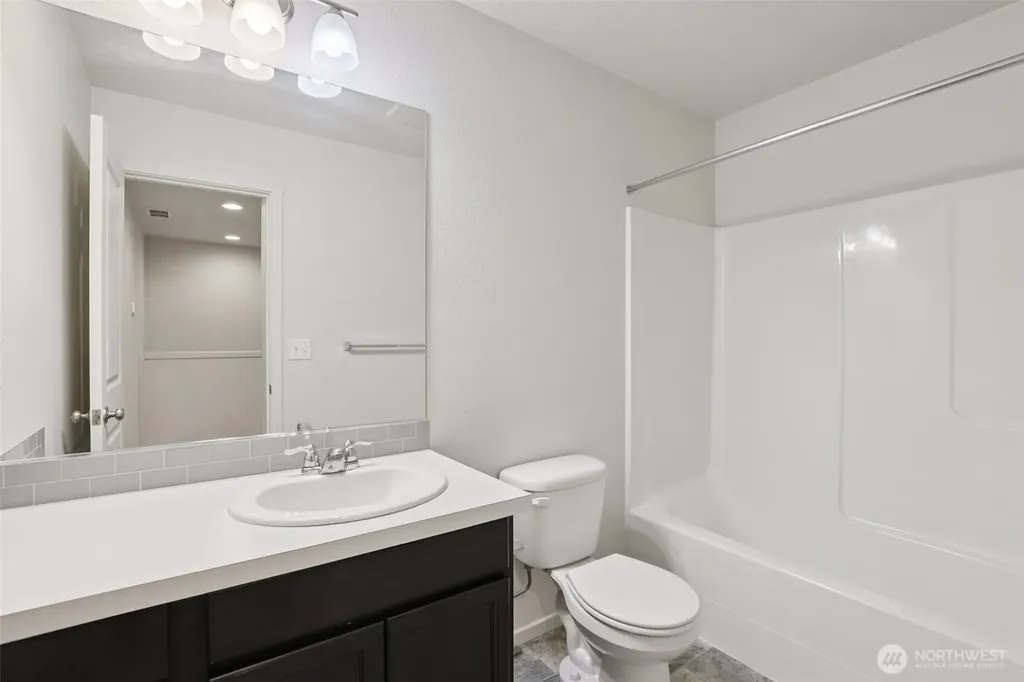 2121 NE 118th Place Vancouver WA 98684