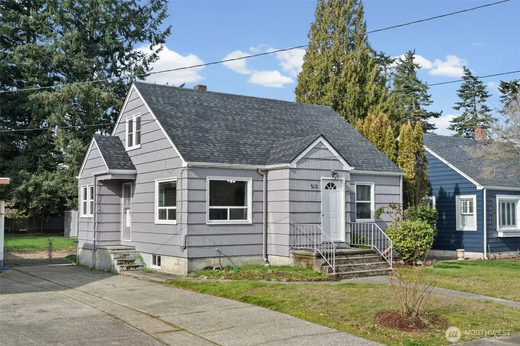 312 17th Street NW Puyallup WA 98371