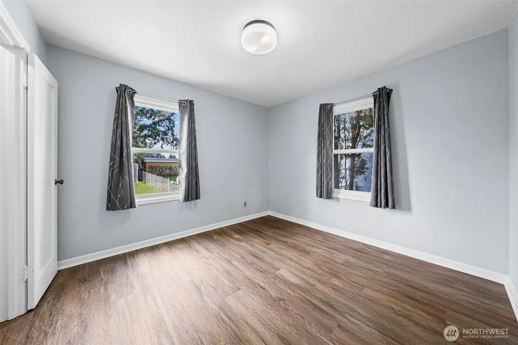 312 17th Street NW Puyallup WA 98371