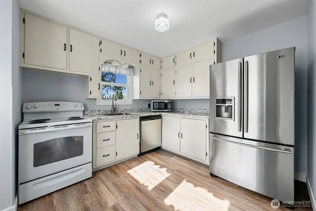 312 17th Street NW Puyallup WA 98371