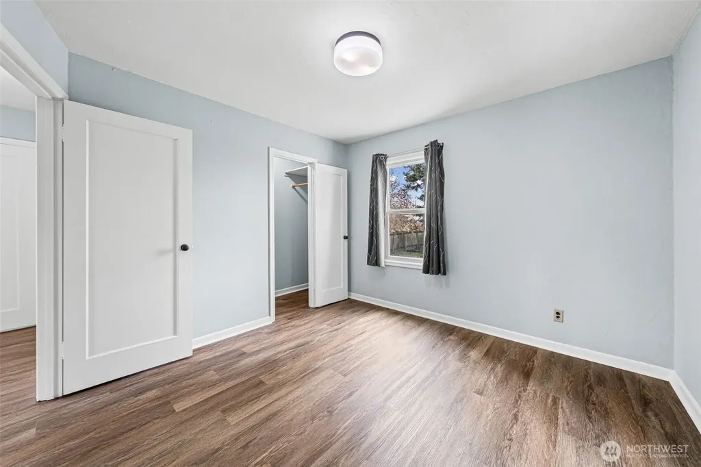 312 17th Street NW Puyallup WA 98371