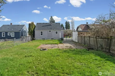 312 17th Street NW Puyallup WA 98371
