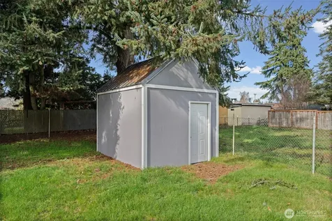 312 17th Street NW Puyallup WA 98371