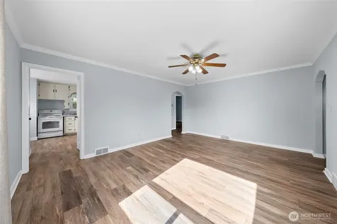312 17th Street NW Puyallup WA 98371