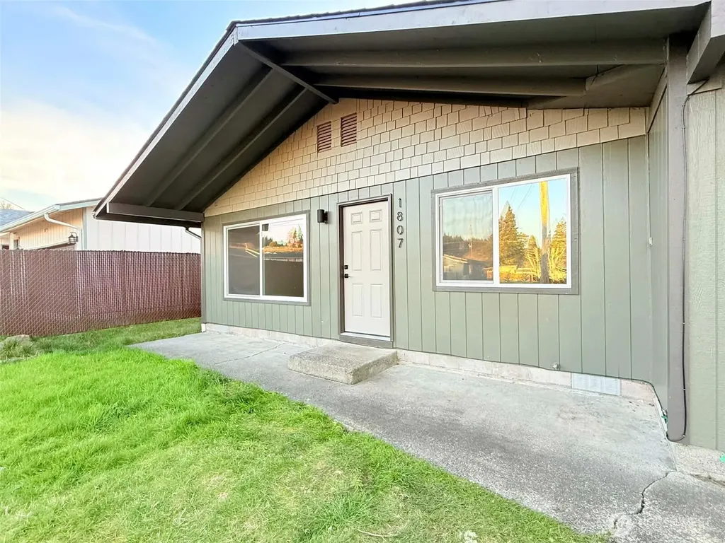 1807 Harding Road Aberdeen WA 98520