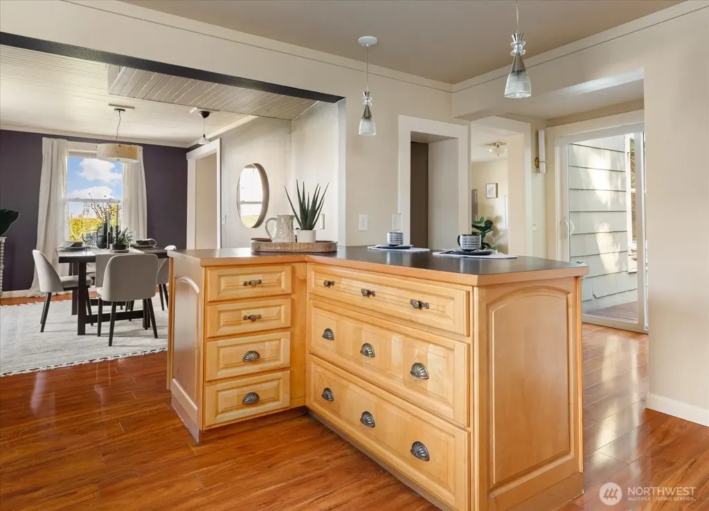220 Morris Street La Conner WA 98257
