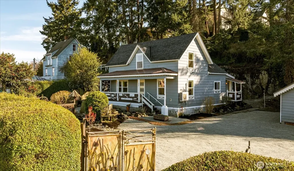 220 Morris Street La Conner WA 98257
