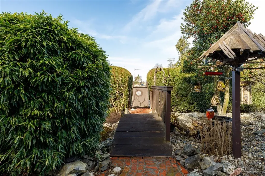 220 Morris Street La Conner WA 98257
