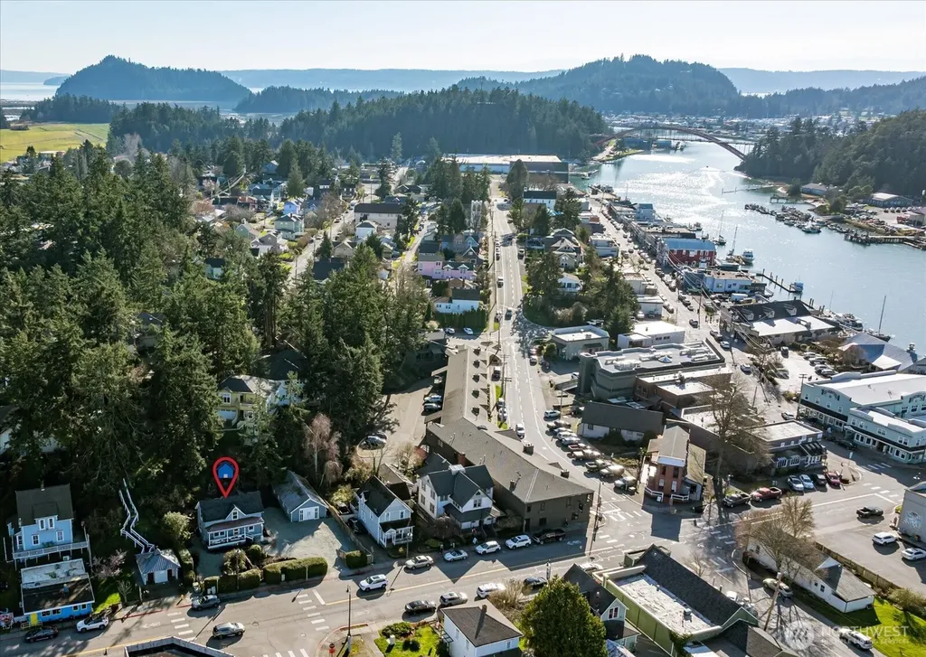 220 Morris Street La Conner WA 98257