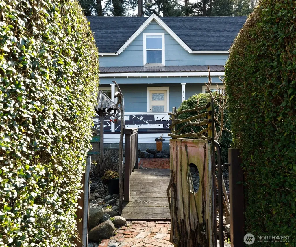 220 Morris Street La Conner WA 98257
